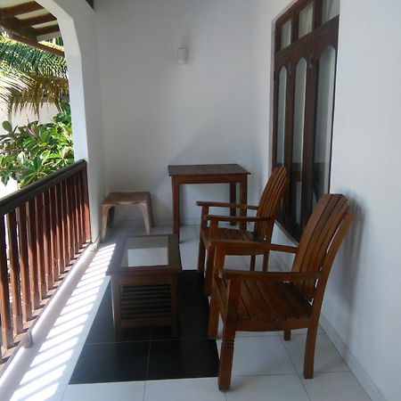 Rainbow Surf Beach Hotel Koggala Ruang foto