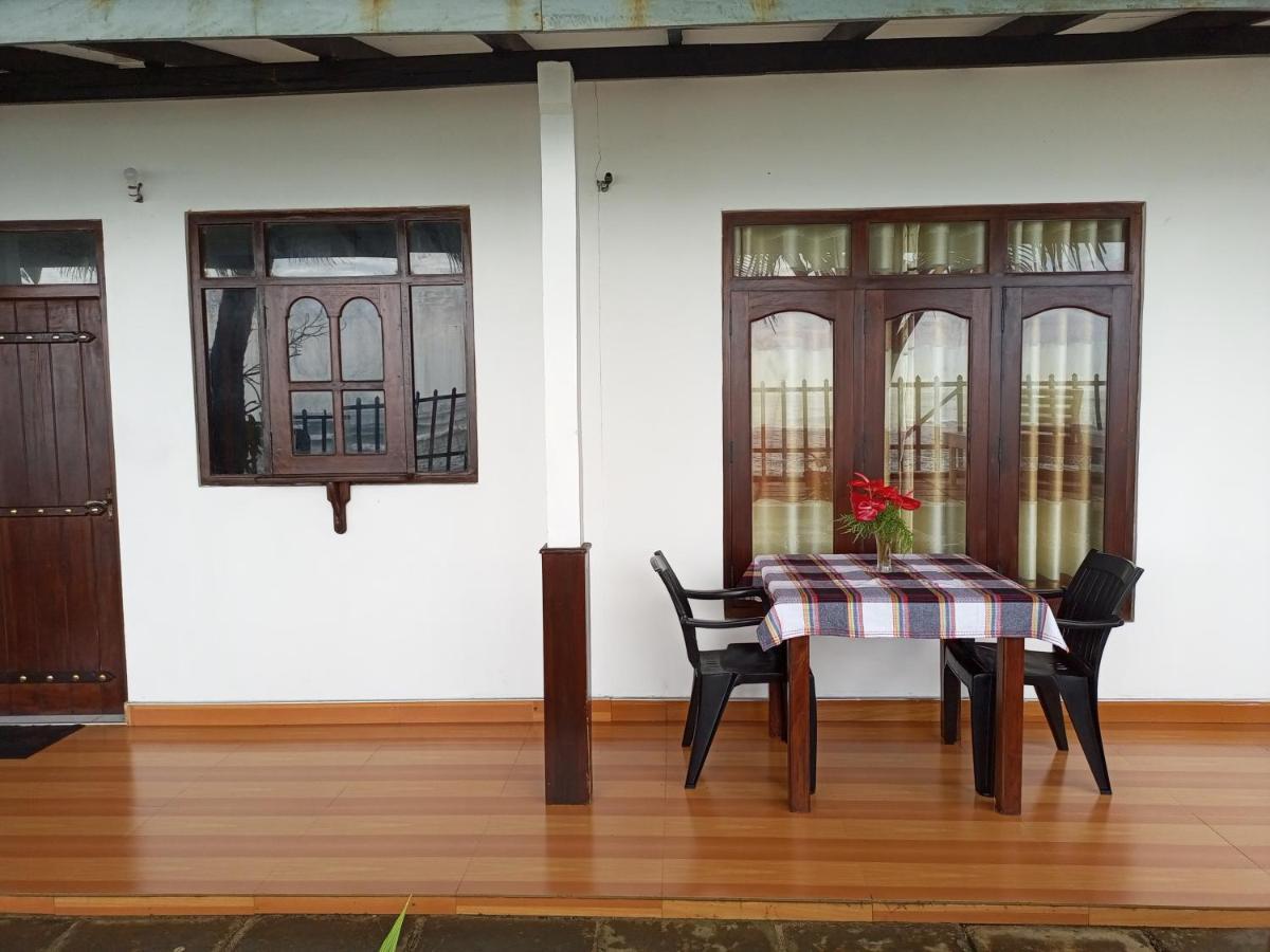 Rainbow Surf Beach Hotel Koggala Bagian luar foto