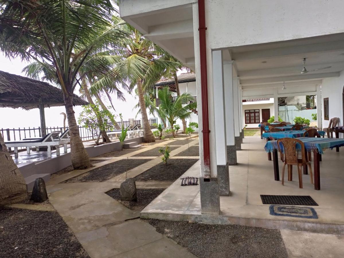 Rainbow Surf Beach Hotel Koggala Bagian luar foto