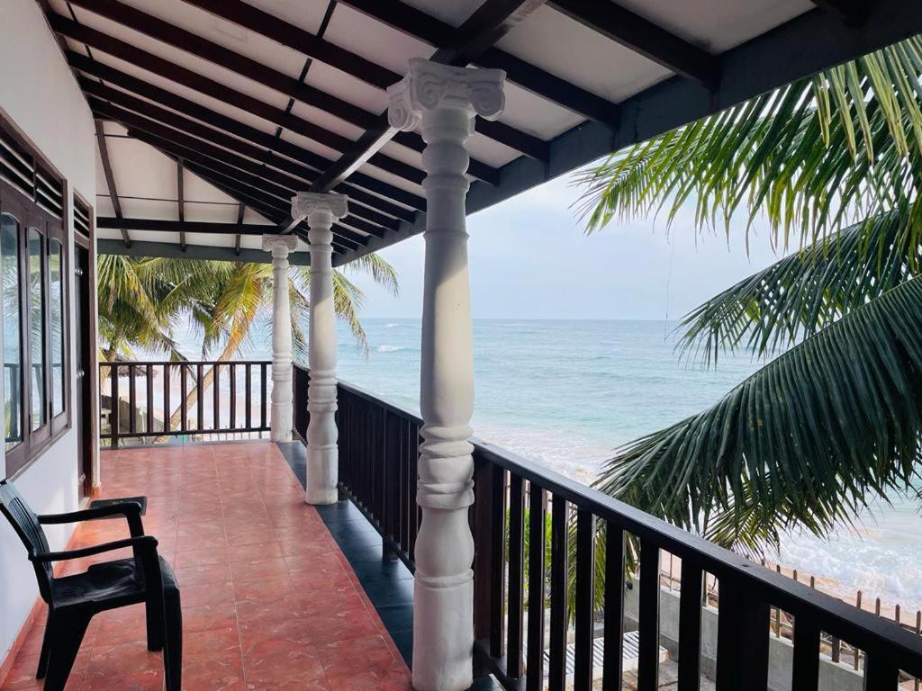 Rainbow Surf Beach Hotel Koggala Bagian luar foto