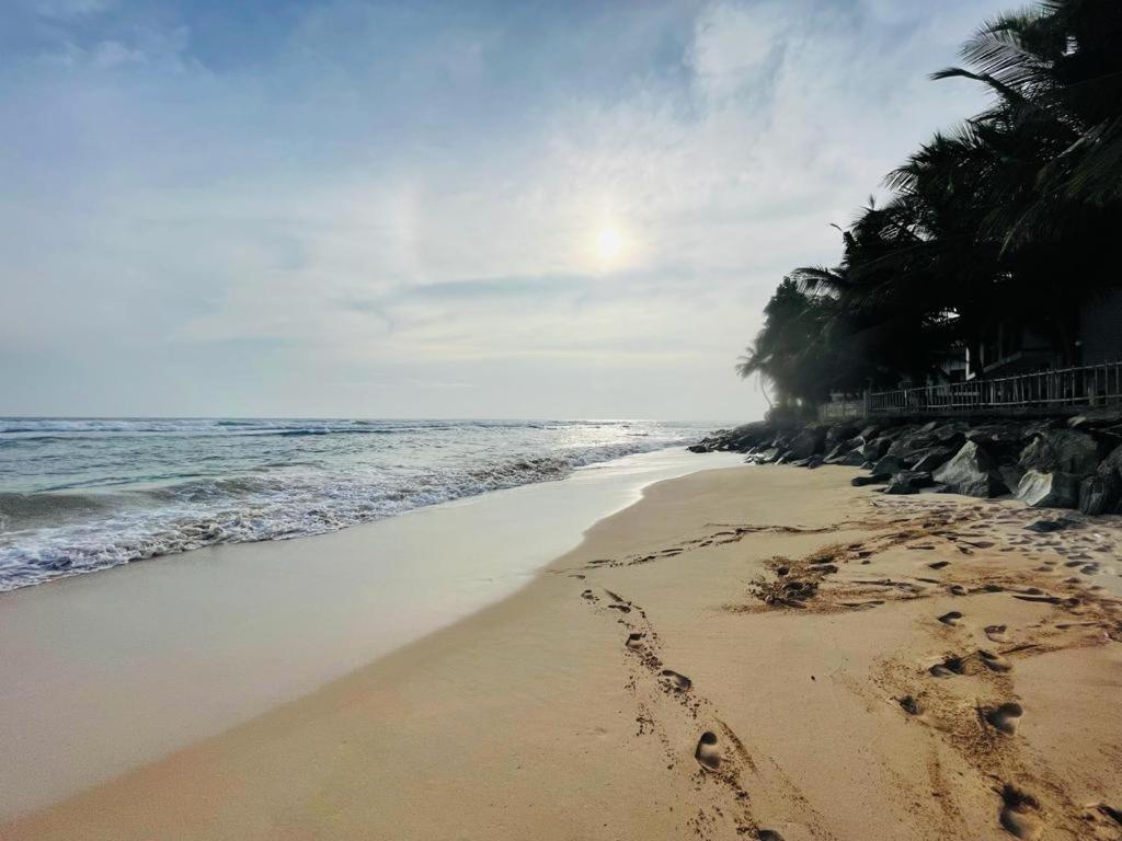 Rainbow Surf Beach Hotel Koggala Bagian luar foto