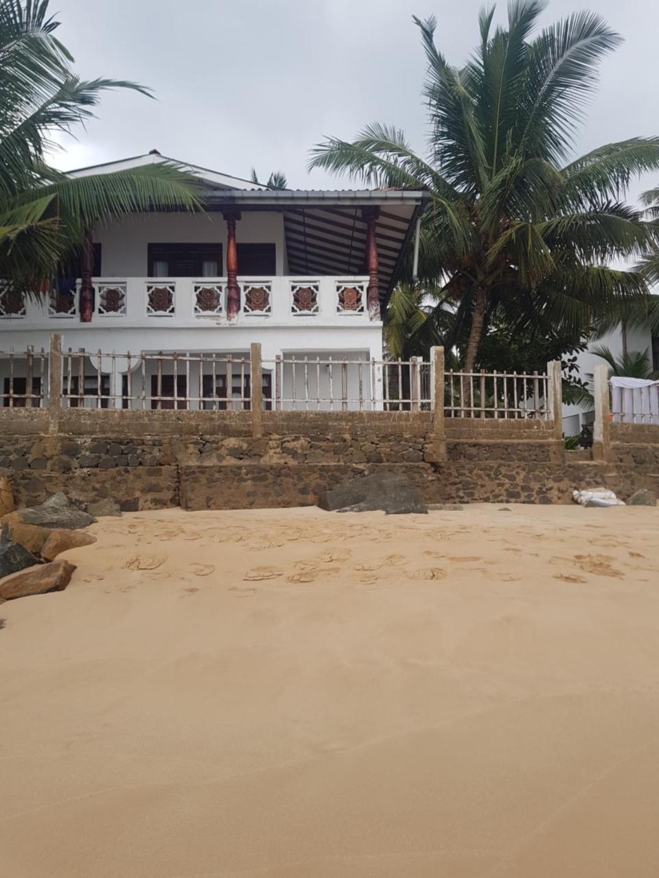 Rainbow Surf Beach Hotel Koggala Bagian luar foto