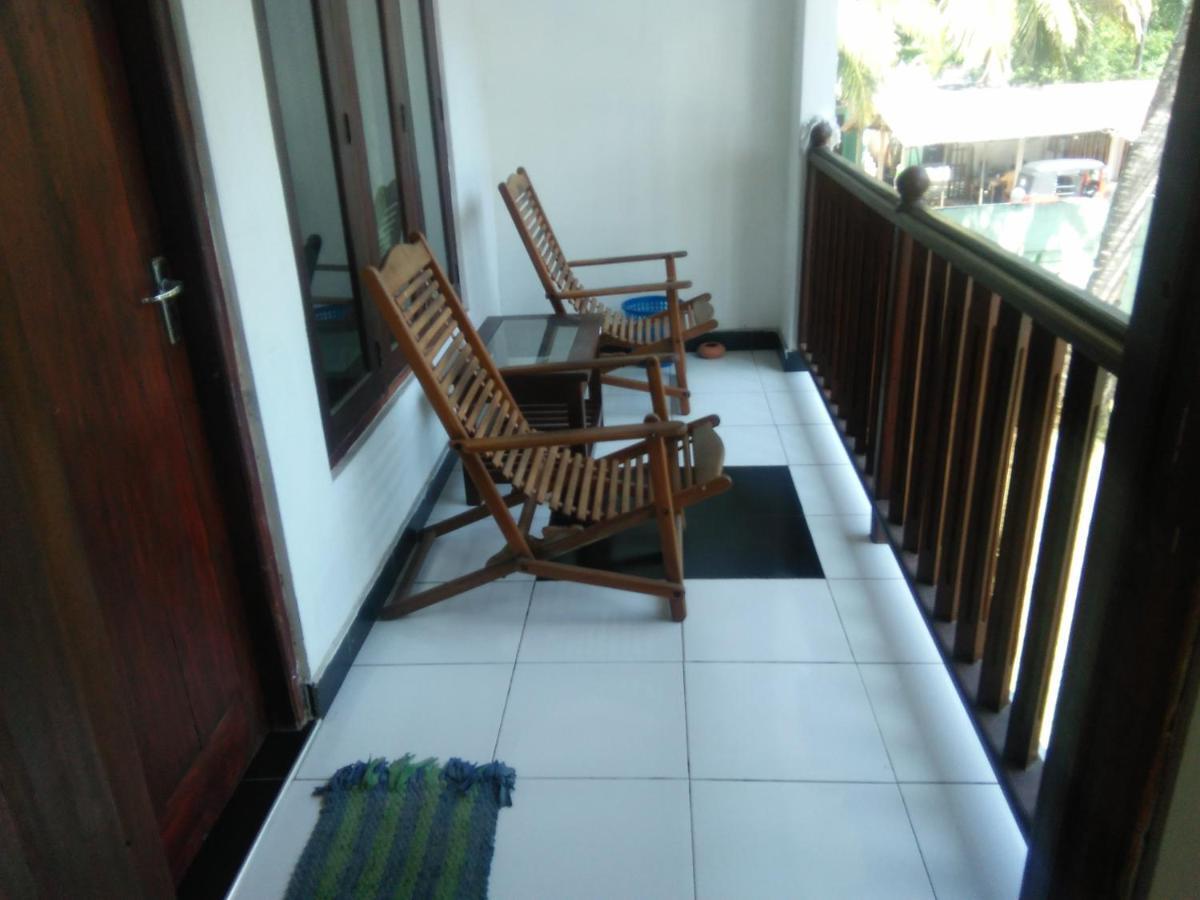 Rainbow Surf Beach Hotel Koggala Bagian luar foto