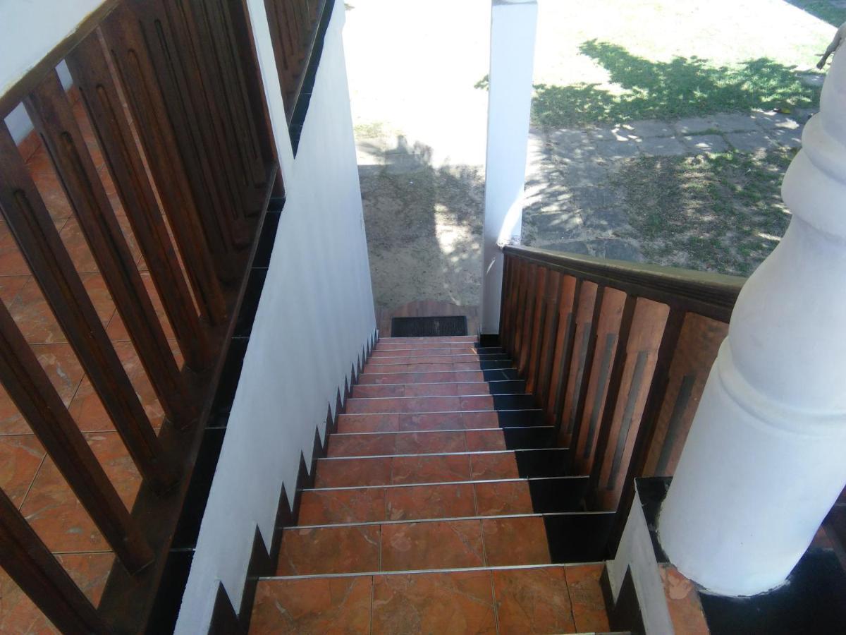Rainbow Surf Beach Hotel Koggala Bagian luar foto