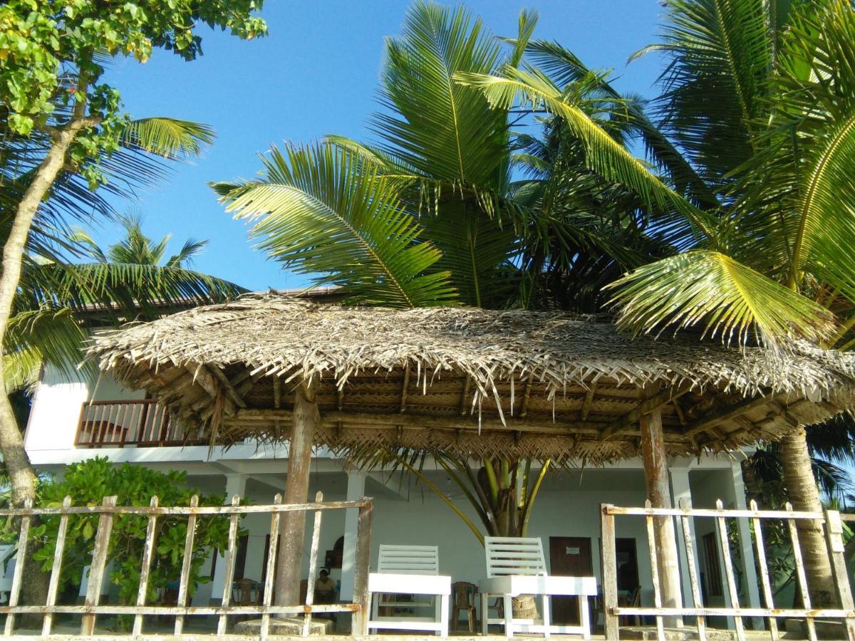 Rainbow Surf Beach Hotel Koggala Bagian luar foto