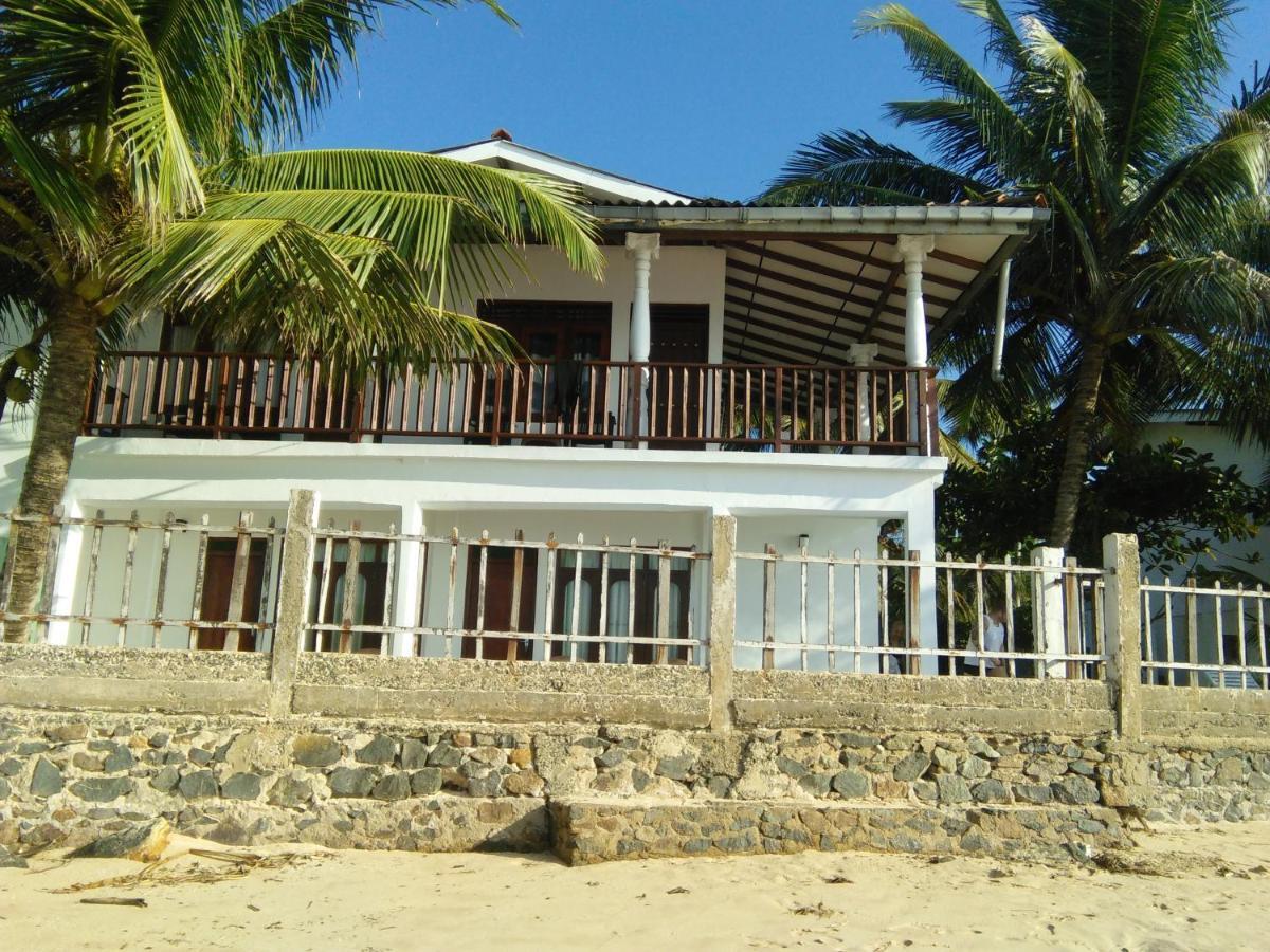 Rainbow Surf Beach Hotel Koggala Bagian luar foto