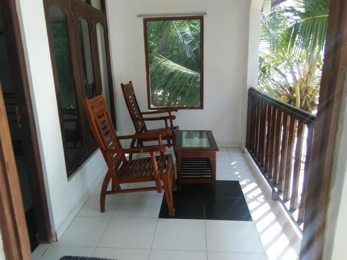 Rainbow Surf Beach Hotel Koggala Bagian luar foto